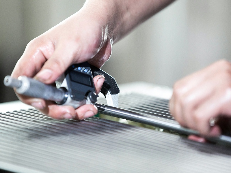 拼搏在线官网登录入口不锈钢棒材料的质检过程