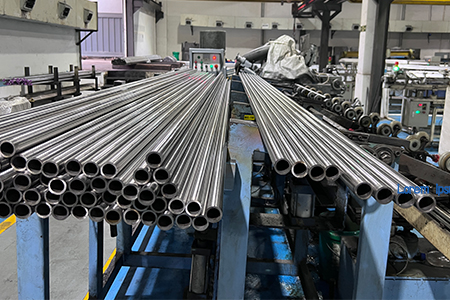 不锈钢拼搏（中国）管工厂