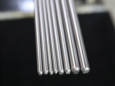 303和304哪个好？